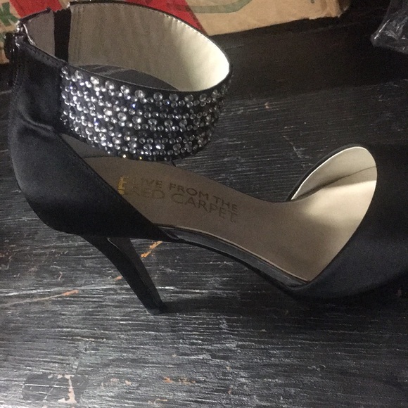 STUNNING LIVE From the red carpet heels blk - Picture 1 of 7